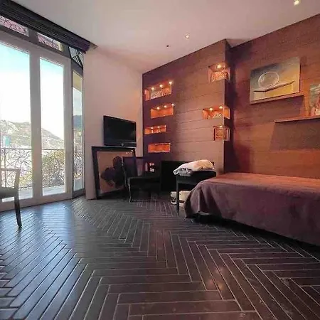 빌라 La Maison Des Remparts *